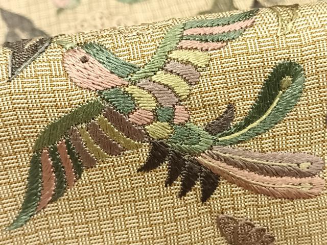 スワトウ刺繍　汕頭刺繍　付下げ　流水文様　本場縞大島　玉椿 証紙付き スワトウ刺繍 汕頭刺繍 付下げ 流水文様 本場縞大島 玉椿 証紙付き