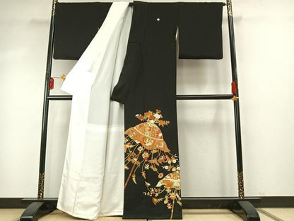平和屋着物●創業460年・千總　黒留袖　駒刺繍　つるし飾り吉祥文　金糸　金彩　三越扱い　正絹　逸品　AABE5809fy