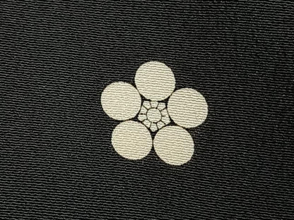平和屋着物●創業460年・千總　黒留袖　駒刺繍　つるし飾り吉祥文　金糸　金彩　三越扱い　正絹　逸品　AABE5809fy