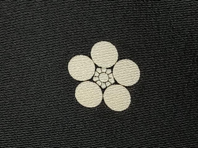 平和屋着物●創業460年・千總　黒留袖　駒刺繍　つるし飾り吉祥文　金糸　金彩　三越扱い　正絹　逸品　AABE5809fy