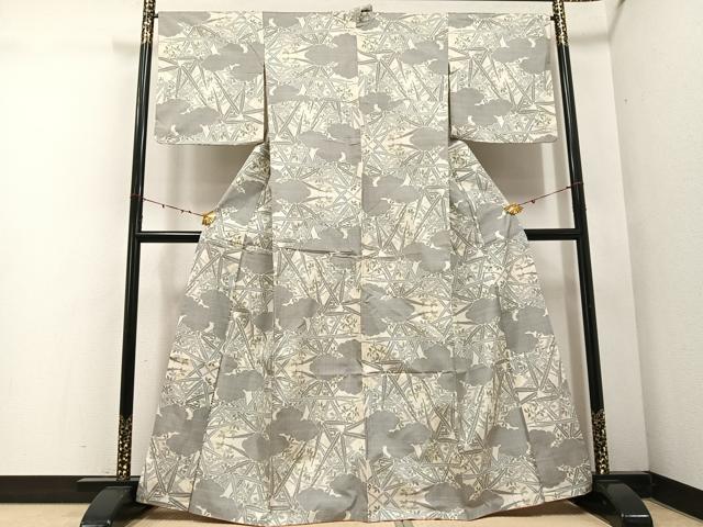 平和屋着物●本場大島紬 白大島 カタス9マルキ 雲重ね草花文 正絹 逸品 AABE5867ph