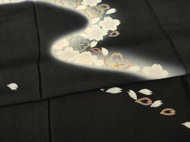 平和屋着物●訪問着　駒刺繍　流水花文　暈し染め　黒地　鬼しぼ縮緬　正絹　逸品　AABE5980ck