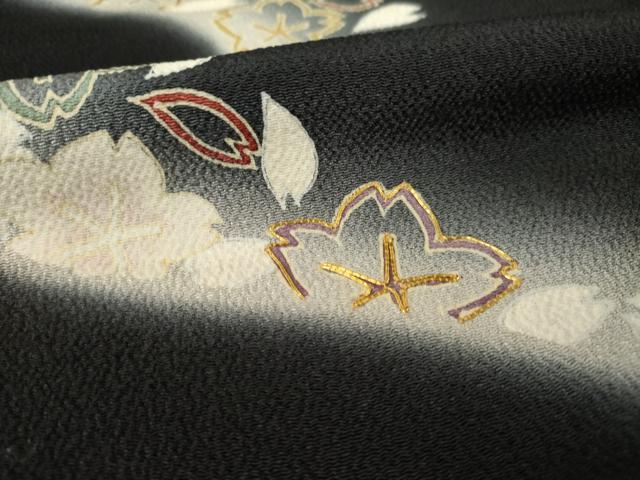 平和屋着物●訪問着　駒刺繍　流水花文　暈し染め　黒地　鬼しぼ縮緬　正絹　逸品　AABE5980ck