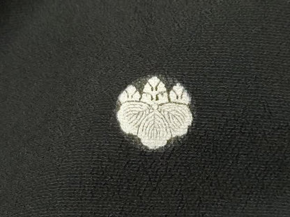平和屋着物■黒留袖　刺繍　流水笹葉文　金糸　金彩　AABE6285sx