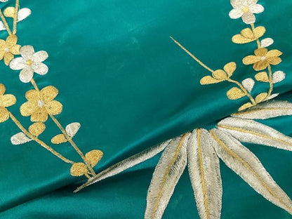 平和屋本店●色打掛　花嫁　婚礼　和装　神社挙式　結婚式　総刺繍　金銀糸　群れ鶴花文　逸品　AABE6747ou
