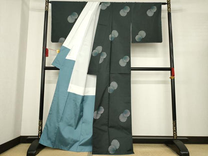 平和屋着物●本場大島紬　カタス9マルキ　地空き　雪輪重ね文　正絹　逸品　AABE6799ck