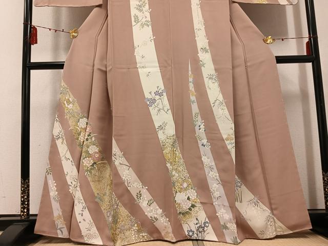 平和屋着物○訪問着 友禅 駒刺繍 草花文 金彩 鈴乃屋扱い 正絹 逸品