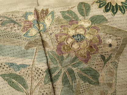 平和屋着物●本場大島紬　訪問着　中国三大刺繍　汕頭刺繍　スワトウ刺繍　更紗枝花文　金糸　正絹　逸品　未使用　AABE7116cs