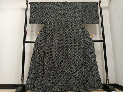 平和屋着物●上質な小紋　総絞り　松菱　黒地　正絹　逸品　AABE7385ph