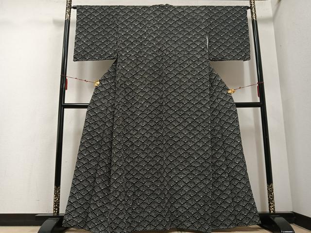 平和屋着物●上質な小紋　総絞り　松菱　黒地　正絹　逸品　AABE7385ph