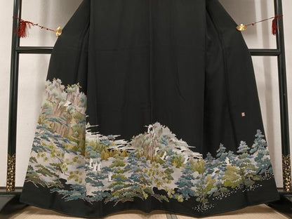 平和屋着物●豪華黒留袖 友禅 作家物 群れ鶴草木文 正絹 逸品 AABE7396ph