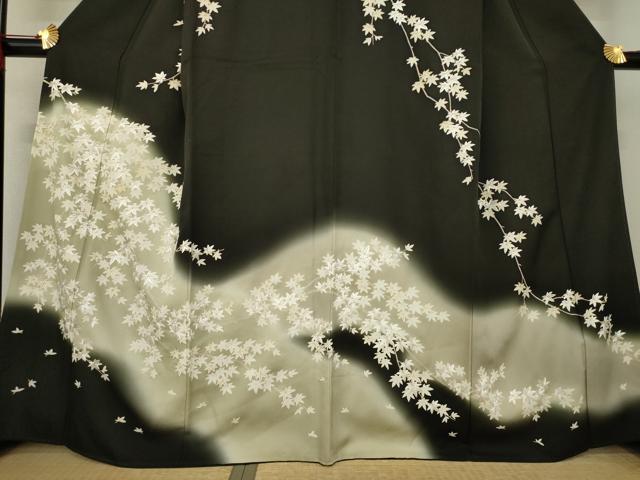 平和屋着物●訪問着　刺繍　枝葉文　楓　暈し染め　黒地　金糸　正絹　逸品　AABE7561ck