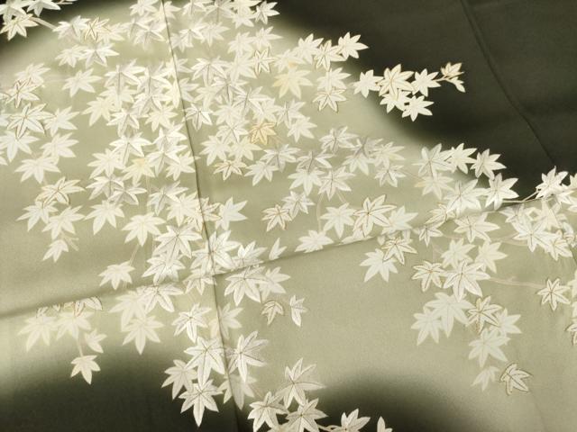 平和屋着物●訪問着　刺繍　枝葉文　楓　暈し染め　黒地　金糸　正絹　逸品　AABE7561ck
