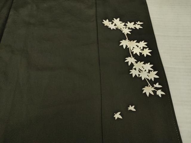 平和屋着物●訪問着　刺繍　枝葉文　楓　暈し染め　黒地　金糸　正絹　逸品　AABE7561ck