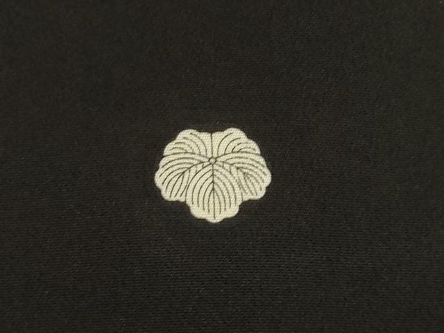 平和屋着物●豪華黒留袖　友禅　作家物　蘇州刺繍　草花文　金糸　正絹　逸品　AABE7584ck