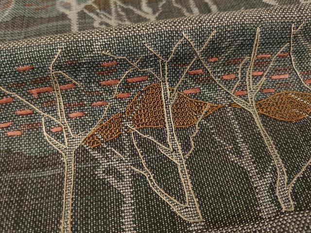 平和屋着物●本場大島紬　訪問着　カタス9マルキ　刺繍　横段樹林文　正絹　逸品　AABE7767ck