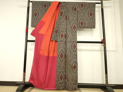 平和屋着物●本場大島紬　龍郷絣　花菱文　正絹　逸品　AABE7781ck