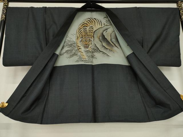 平和屋着物●男性　本場大島紬　アンサンブル　80亀甲　総詰め　羽裏：虎　正絹　逸品　AABE7787ck