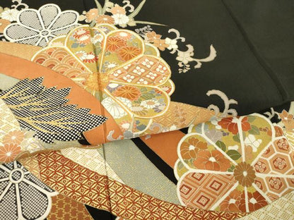 平和屋着物●創業460年・千總　黒留袖　駒刺繍　蔓帯花文　金彩　伊勢丹扱い　正絹　逸品　AABE7791ck