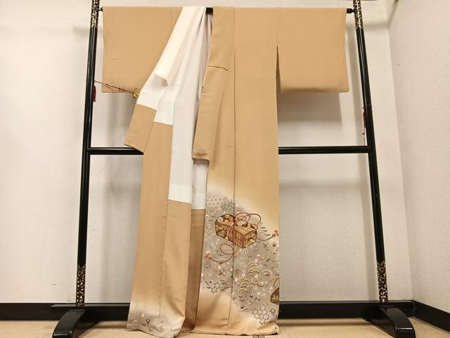 平和屋着物●豪華色留袖　作家物　千くさ染繍　刺繍　飛鶴花文箱　吉祥宝尽くし　暈し染め　金彩　正絹　逸品　AABE8083ph