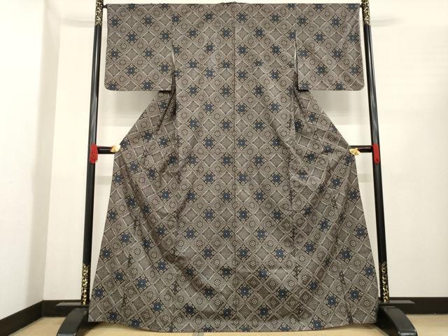 平和屋着物○本場大島紬 龍郷絣 花菱文 正絹 逸品 AABE8208ck