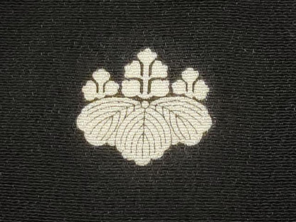 平和屋着物■豪華黒留袖　駒刺繍　エ霞花青海波文　銀彩　正絹　逸品　AABE8508st