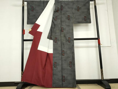 平和屋着物●本場大島紬　色紙花文　黒地　正絹　逸品　未使用　AABE8538cs