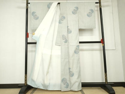 平和屋着物●人間国宝 田中林次 本場結城紬 重要無形文化財 100亀甲 モロ入り 飛び亀甲 雪輪草花文 藍色 証紙付き 正絹 逸品 AABE8588cs
