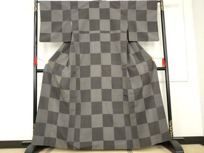 平和屋着物●本塩沢　110亀甲　市松文　ますいわ屋扱い　正絹　逸品　AABE8592cs
