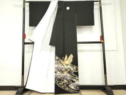 平和屋着物●豪華黒留袖　駒刺繍　孔雀更紗花文　暈し染め　金彩　正絹　逸品　未使用　AABE8609cs
