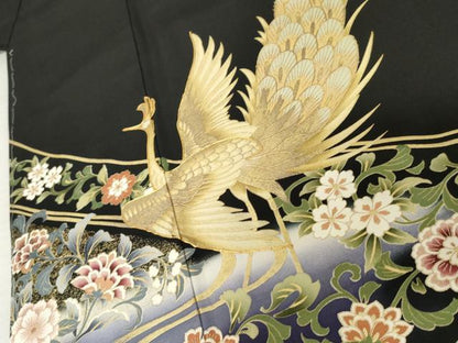 平和屋着物●豪華黒留袖　駒刺繍　孔雀更紗花文　暈し染め　金彩　正絹　逸品　未使用　AABE8609cs