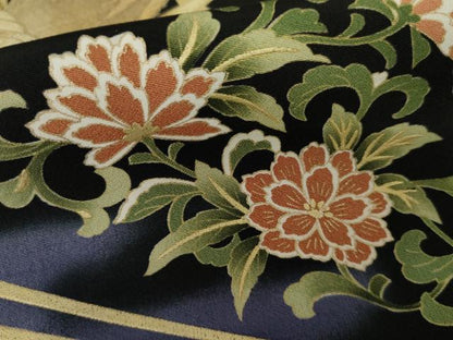 平和屋着物●豪華黒留袖　駒刺繍　孔雀更紗花文　暈し染め　金彩　正絹　逸品　未使用　AABE8609cs