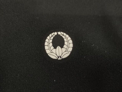 平和屋着物●豪華黒留袖　駒刺繍　孔雀更紗花文　暈し染め　金彩　正絹　逸品　未使用　AABE8609cs