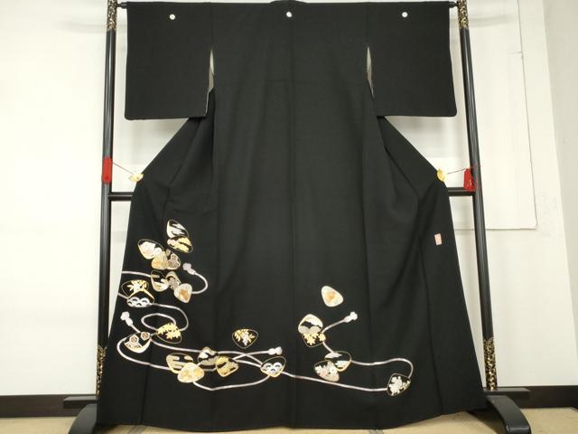 平和屋着物●皇室献上作家　野村静枝　佐賀錦　黒留袖　駒刺繍　貝合わせ吉祥草花文　金銀糸　正絹　逸品　AABE8613cs
