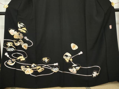 平和屋着物●皇室献上作家　野村静枝　佐賀錦　黒留袖　駒刺繍　貝合わせ吉祥草花文　金銀糸　正絹　逸品　AABE8613cs