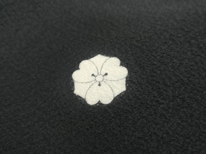 平和屋着物●皇室献上作家　野村静枝　佐賀錦　黒留袖　駒刺繍　貝合わせ吉祥草花文　金銀糸　正絹　逸品　AABE8613cs