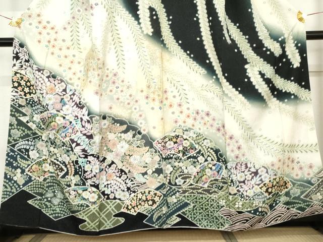 平和屋着物●訪問着　作家物　雪輪地紙草花文　暈し染め　金彩　銀通し地　正絹　逸品　AABE8642cs