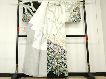 平和屋着物●訪問着　作家物　雪輪地紙草花文　暈し染め　金彩　銀通し地　正絹　逸品　AABE8642cs
