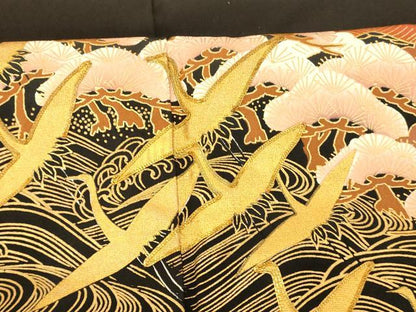 平和屋着物■豪華黒留袖 駒刺繍 飛鶴浜松文 金彩 正絹 逸品 AABE8716fw