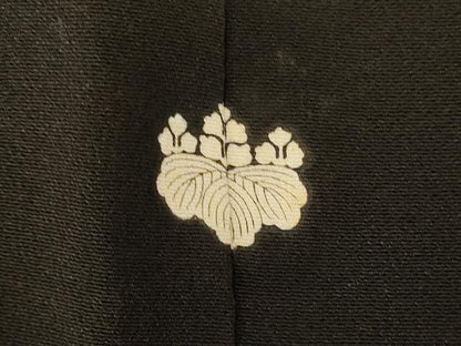 平和屋着物■豪華黒留袖　駒刺繍　草花文　金彩　正絹　逸品　AABE8818fw