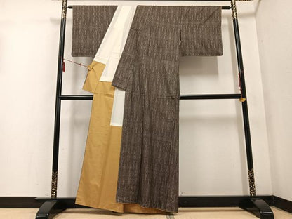 平和屋着物●本場大島紬　一元7マルキ　幾何学文様　正絹　逸品　未使用　AABE8897ph