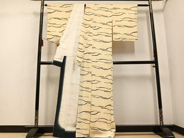 平和屋着物●上質な小紋　ろうけつ染め　幾何学文様　正絹　逸品　AABE8903ph 平和屋着物○上質な小紋 ろうけつ染め 幾何学文様 正絹 逸品 AABE8903ph