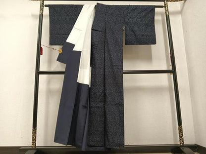 平和屋着物●本場結城紬　重要無形文化財　草花文　正絹　逸品　AABE8906ph