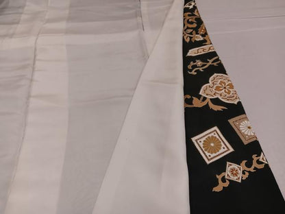 平和屋着物●創業460年・千總　黒留袖　駒刺繍　花唐草文　金彩　高島屋扱い　正絹　逸品　AABE8925ph