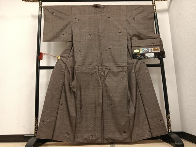 平和屋着物●本場大島紬　カタス7マルキ　古代染色　純泥染　岸田恵光作　証紙付き　正絹　逸品　AABE8936ph