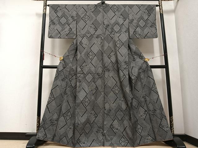 平和屋着物●本場大島紬　カタス9マルキ　草花菱文　正絹　逸品　AABE8943ph
