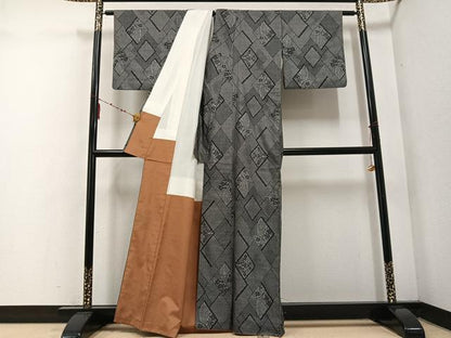 平和屋着物●本場大島紬　カタス9マルキ　草花菱文　正絹　逸品　AABE8943ph