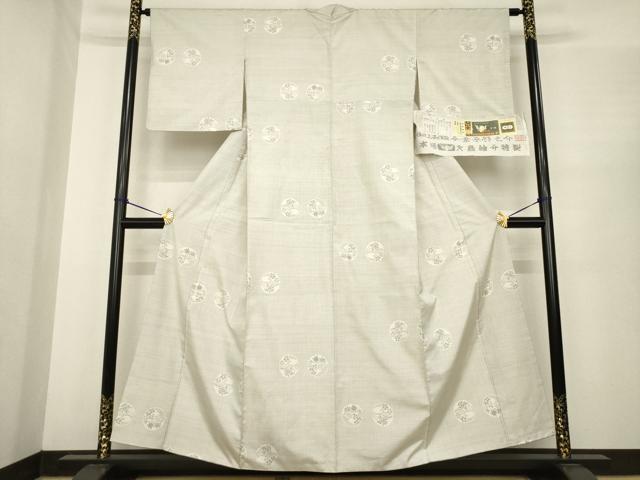 平和屋着物●本場大島紬　白大島紬　桑原織物 二代目　桑原啓之介　カタス7マルキ　花丸文　証紙付き　正絹　逸品　AABE9262ck