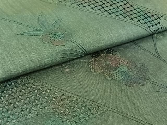 平和屋着物▽本場大島紬　単衣　中国三大刺繍　汕頭刺繍　スワトウ刺繍　草花文　正絹　逸品　AABE9334jh