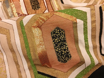 平和屋着物■豪華黒留袖　駒刺繍　亀甲花唐草文　金彩　正絹　逸品　AABF0180ph